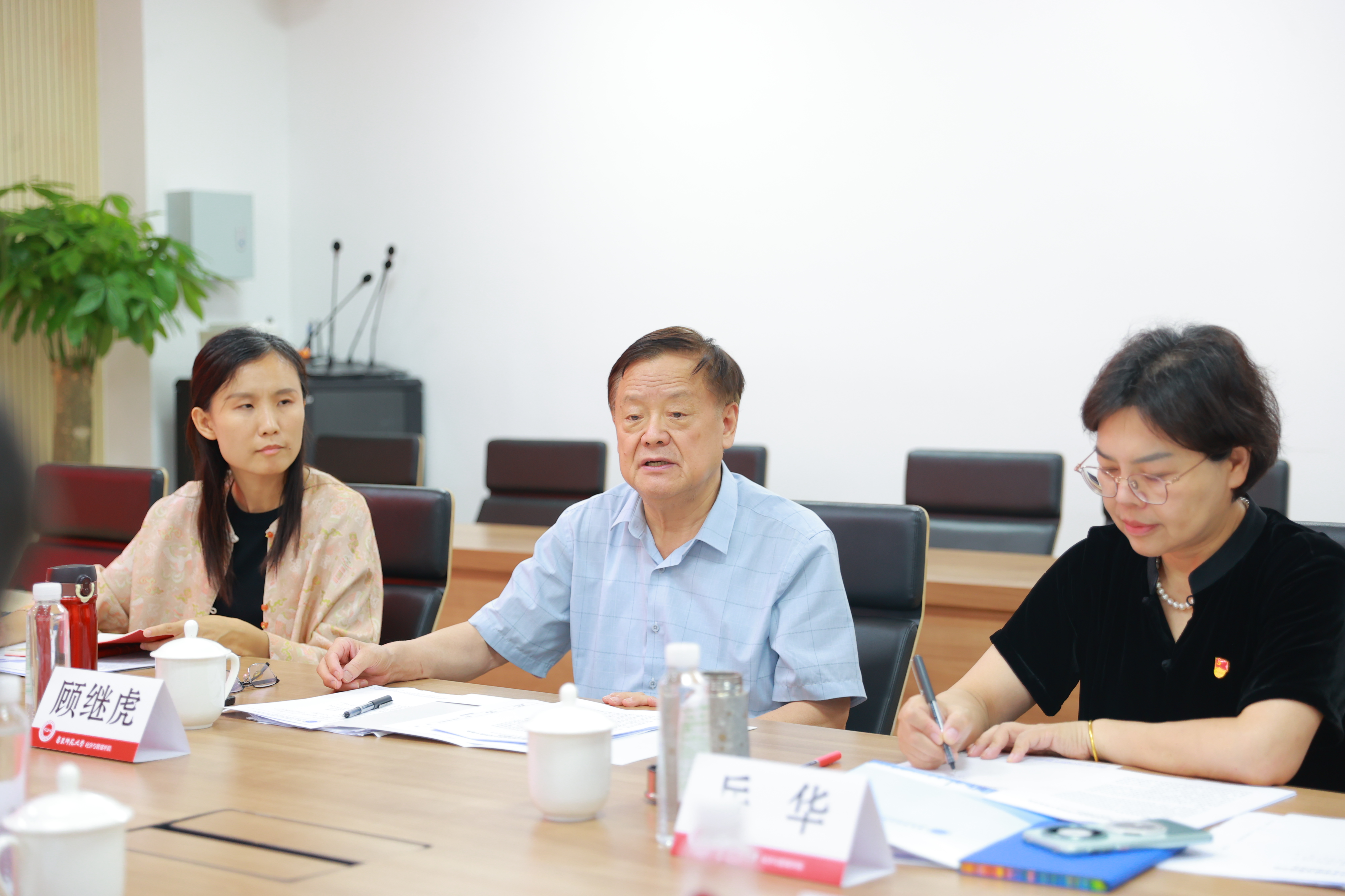 AI7I6559.JPG AI7I6559.JPG