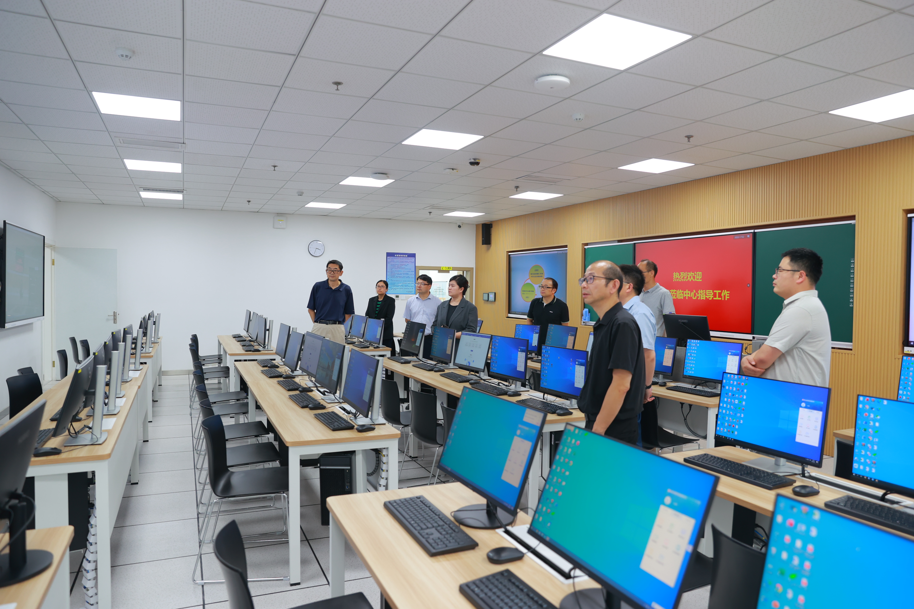 现场考察2.JPG 现场考察2.JPG