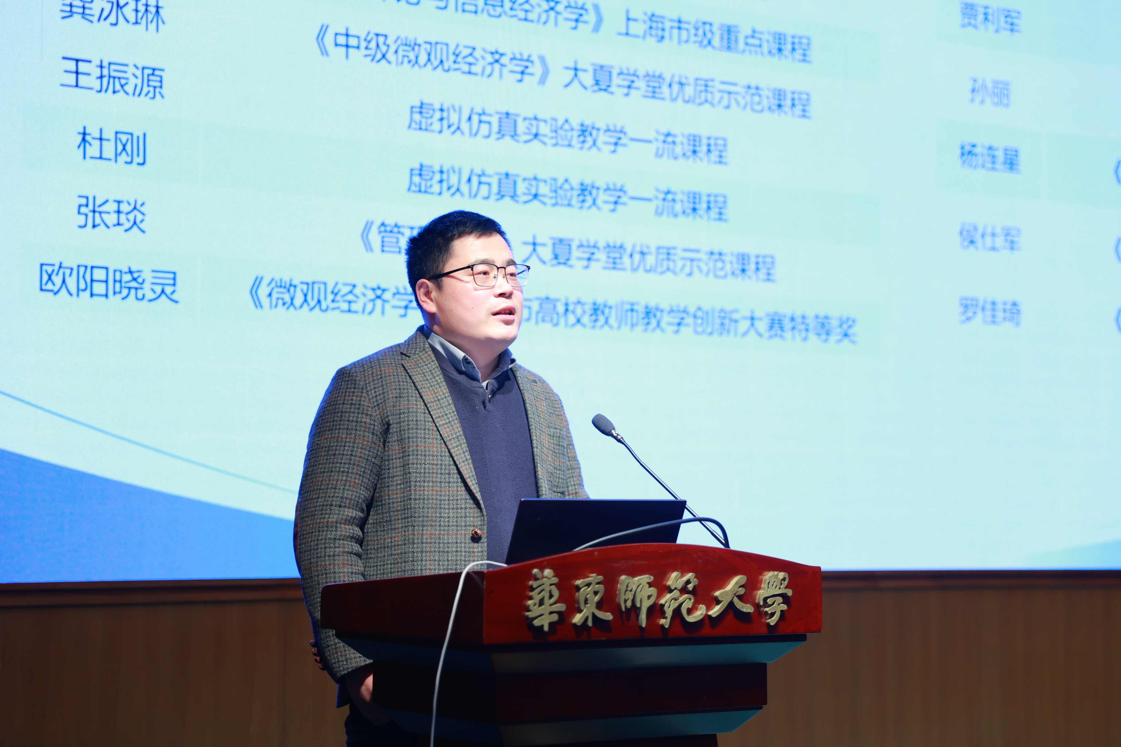 AI7I1352.JPG AI7I1352.JPG