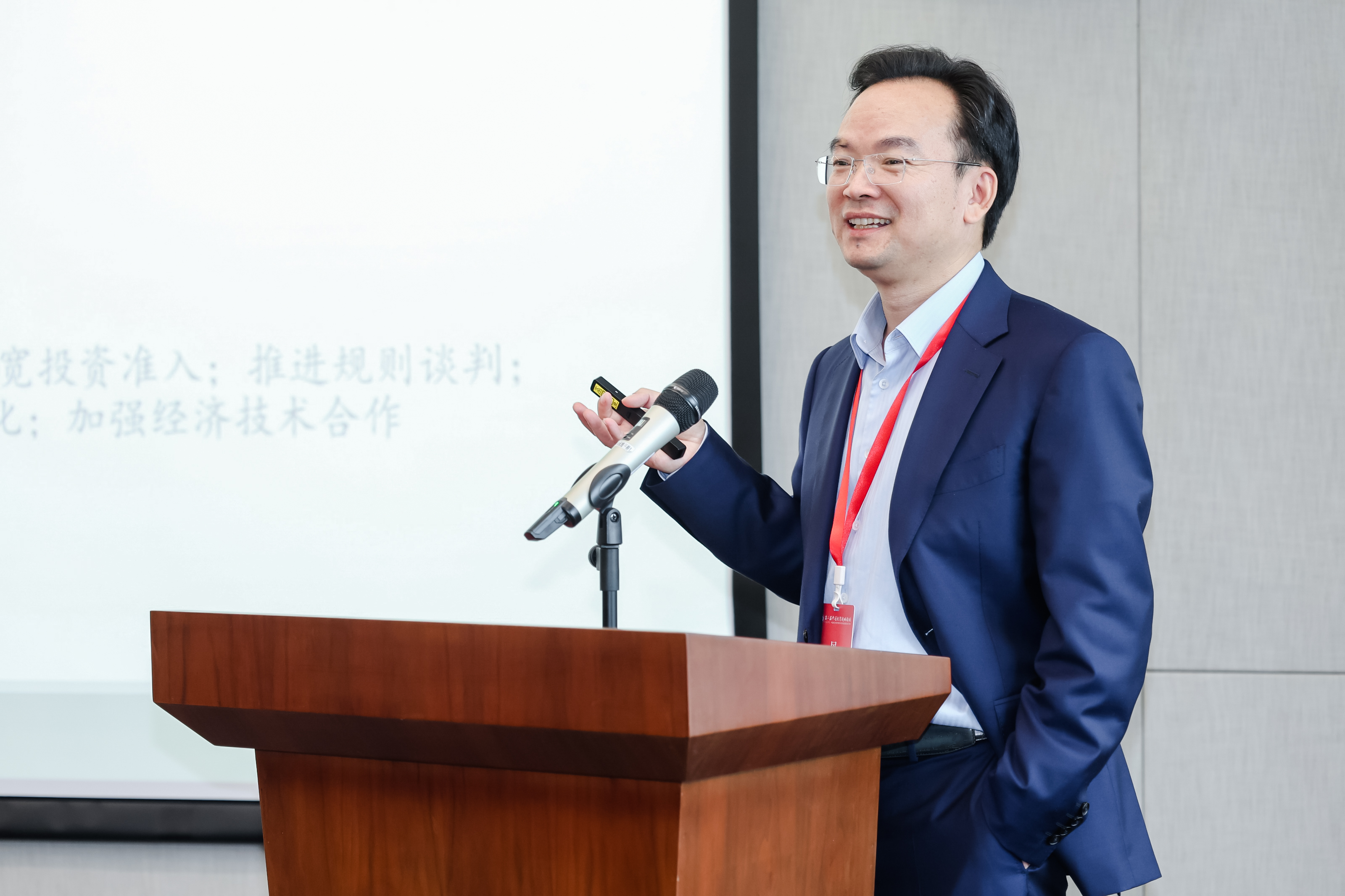 屠新泉.jpg 屠新泉.jpg