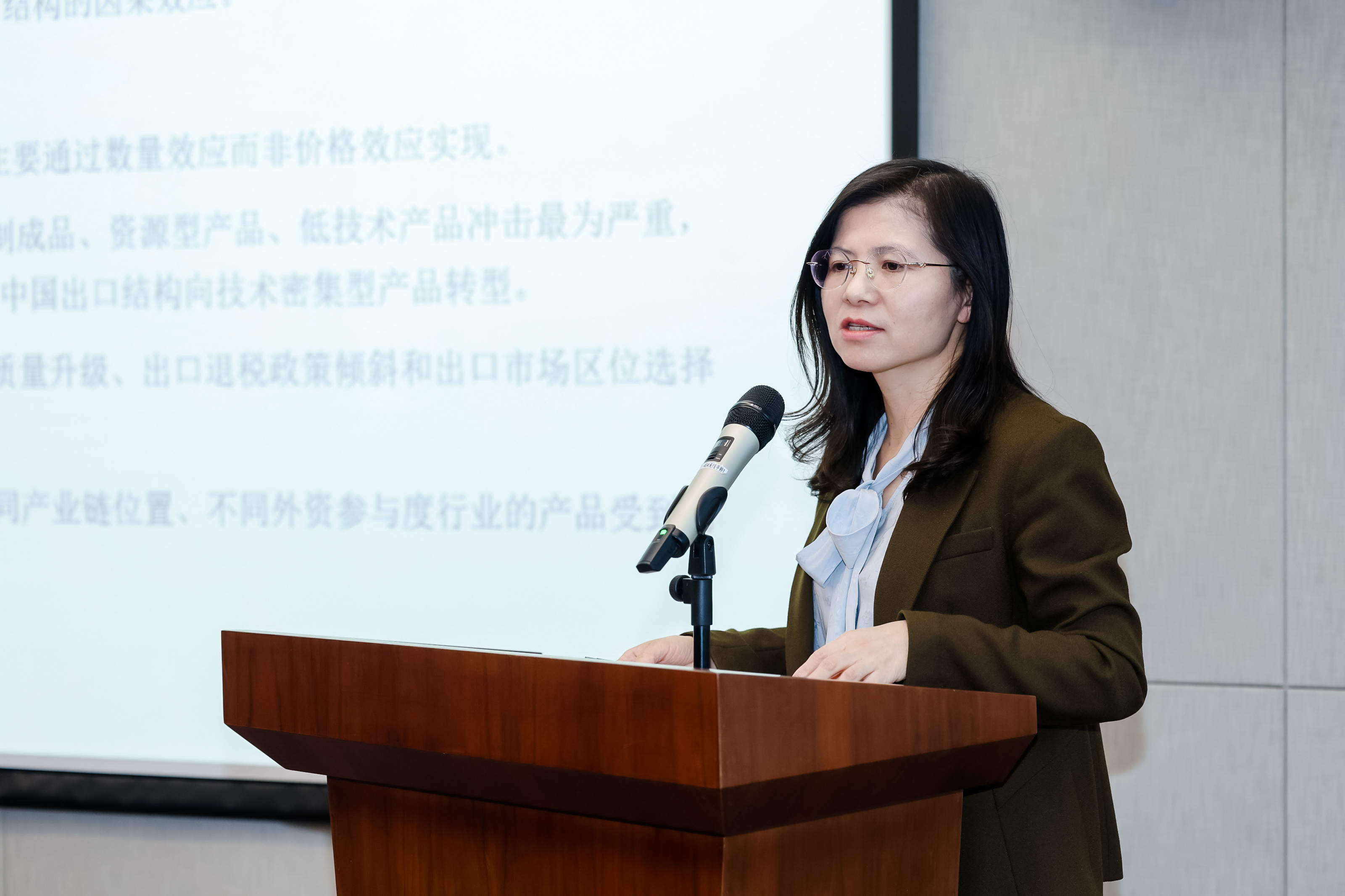 陈琳.jpg 陈琳.jpg