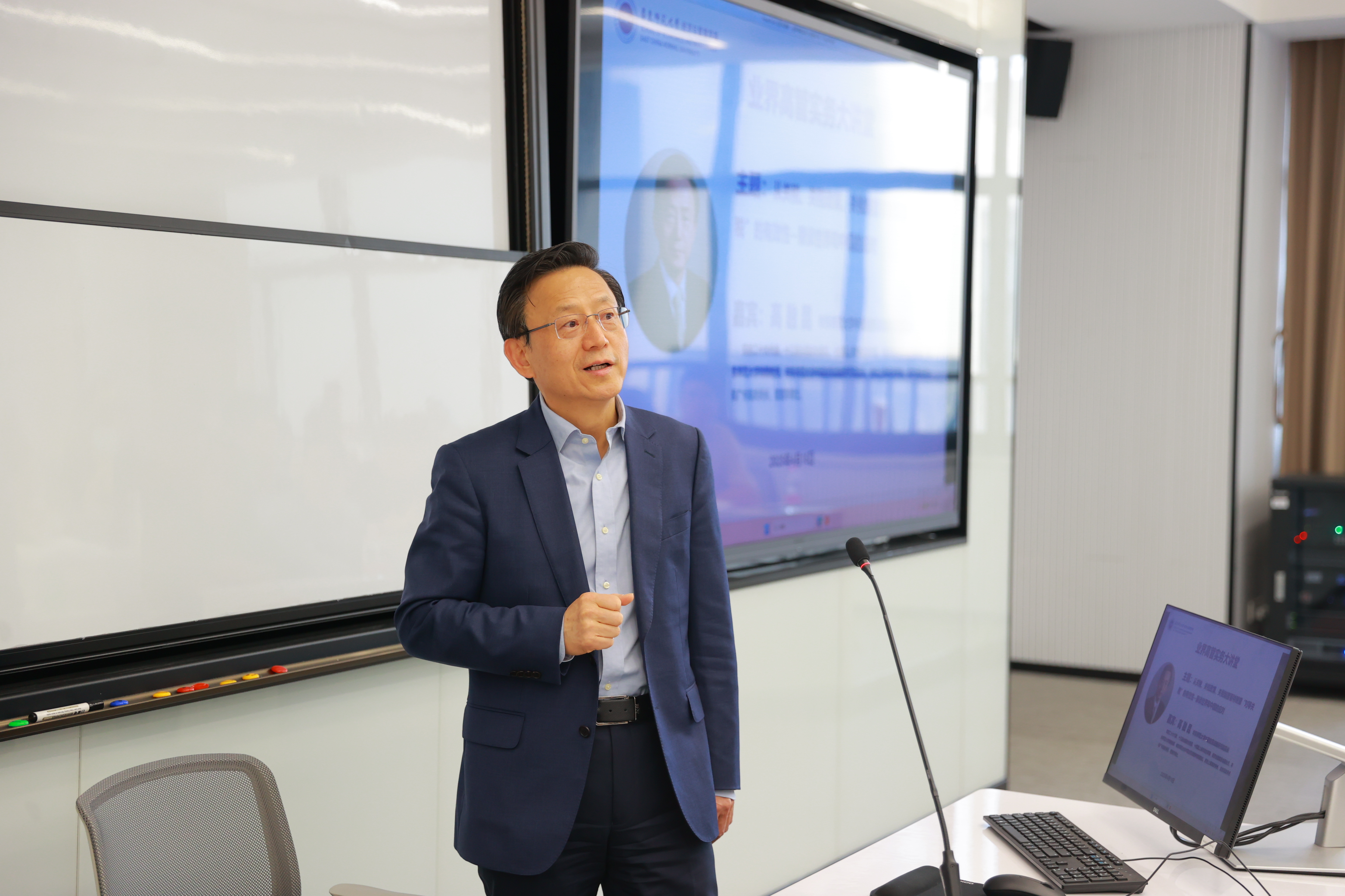 AI7I6970.JPG AI7I6970.JPG