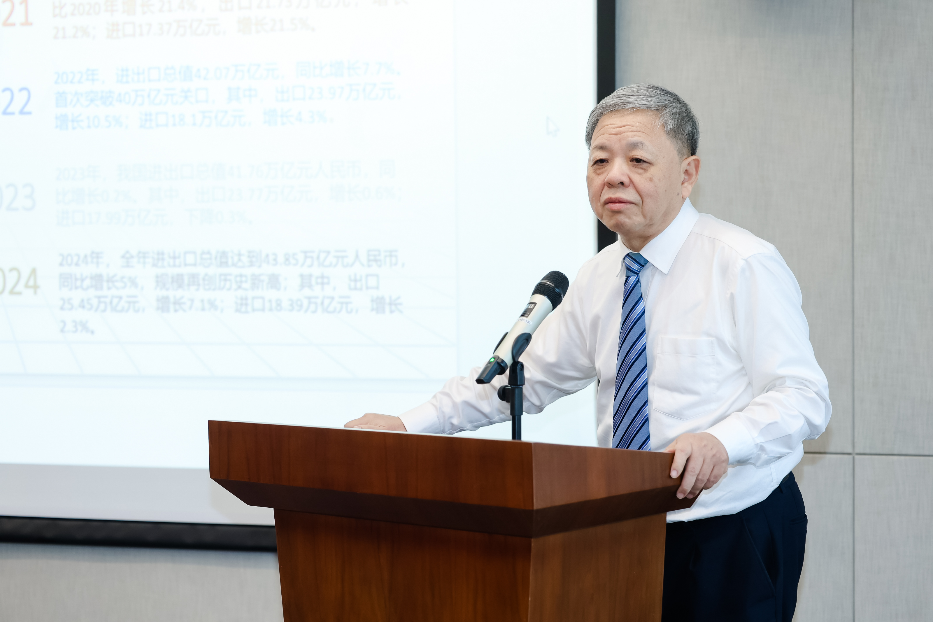 谢秋慧.jpg 谢秋慧.jpg